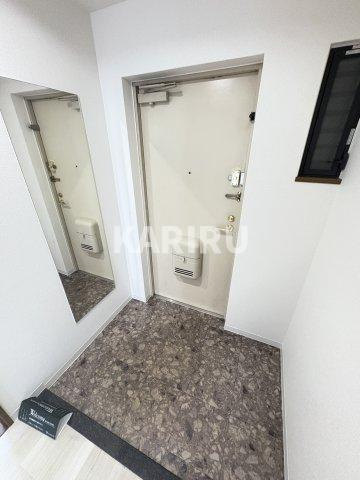 フレグランス鶴見の玄関