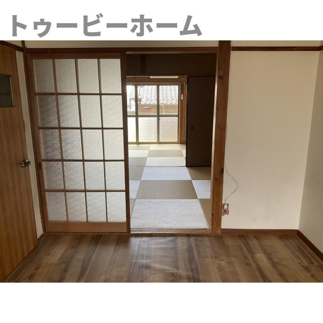 第二静和荘の居間・リビング|ゆったりとした居間です