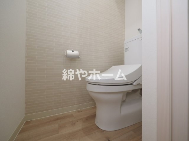 フジパレス エン Ⅲ号館のトイレ|落ち着いた色調のトイレです