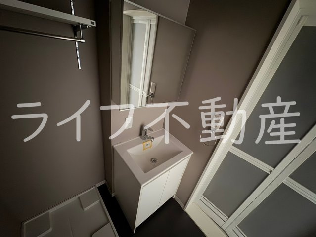 グラスハウスの独立洗面台|独立洗面台、朝の身支度には欠かせません