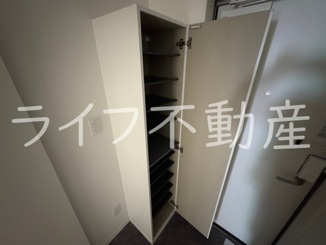 グラスハウスの収納|たっぷりとした収納スペースです