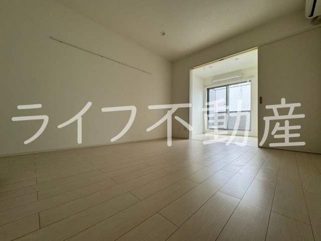 グラスハウスの居間・リビング|おしゃれな居間です