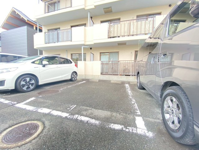プチコモン城西の駐車場