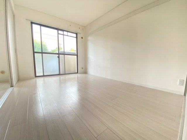 プチコモン城西の洋室