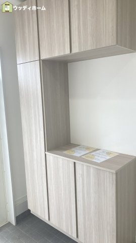 春日部市粕壁東6丁目　中古一戸建ての玄関