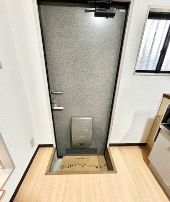 グリーンヴィラ弐番館の玄関