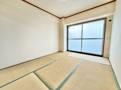 【和室】 | ネオコーポ北加賀屋 | 収納スペースがあるので、収納場所に困りませんよ！家族の思い出も大切にしまっておけますね♪