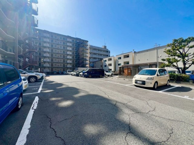 【駐車場】 | ネオコーポ北加賀屋 | ファミリーマートまで徒歩６分！スギドラッグまで徒歩８分！ニトリまで徒歩１２分！お買い物に便利な立地ですね！