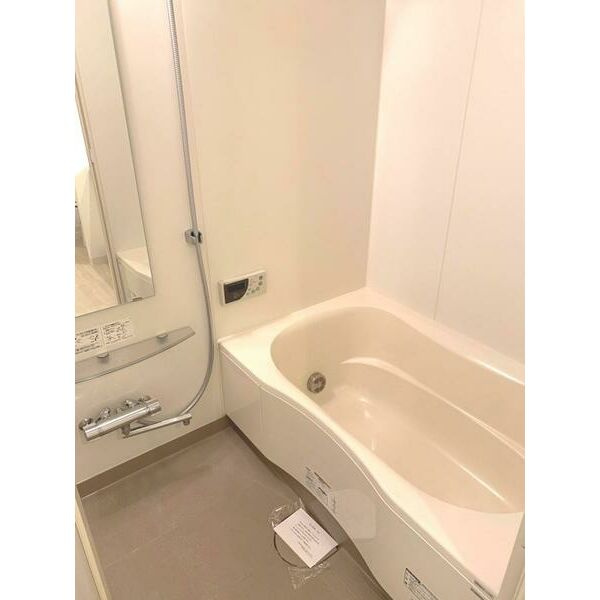クロスレジデンス大阪新町の浴室