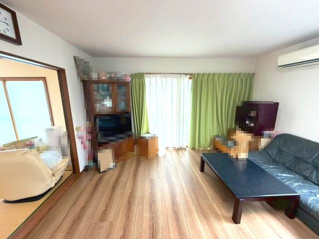 大分県別府市平道　カーポート付　2LDKの居間・リビング
