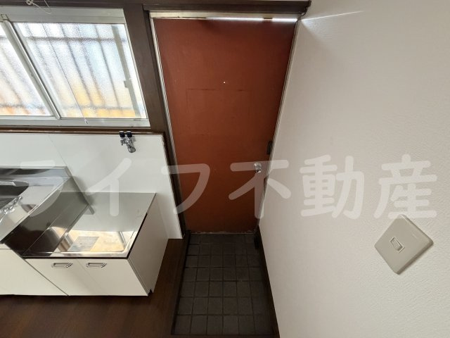花園ハイツの玄関