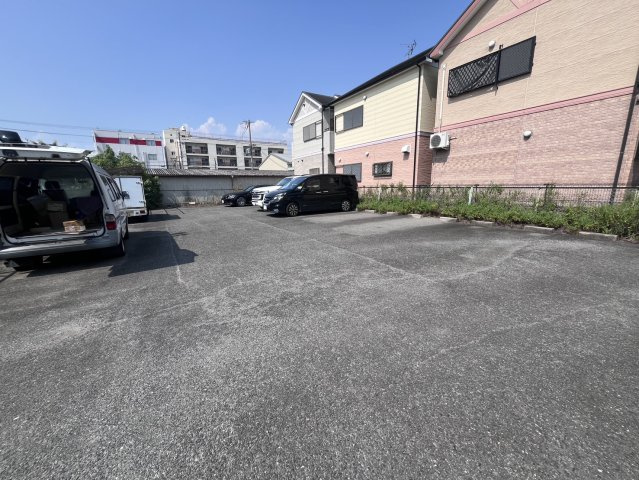 藤井ハイツA棟の駐車場