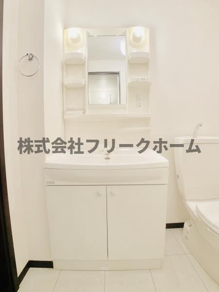 武蔵野市吉祥寺南町４丁目のアパートの洗面所