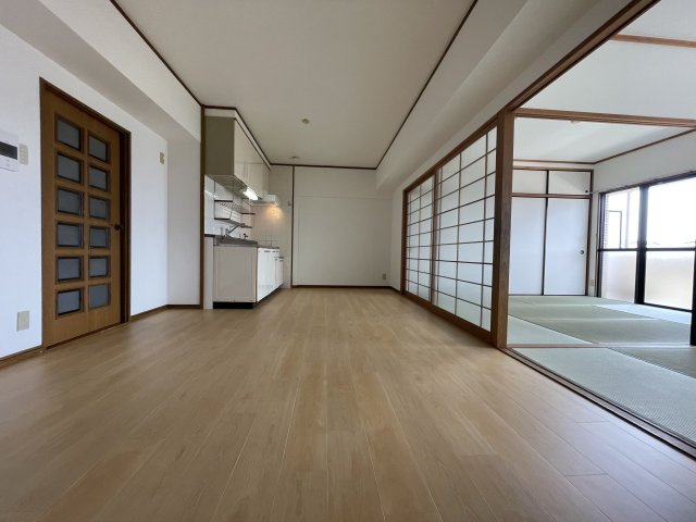 グレイス若久中央の居間・リビング