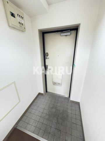 ロイヤル鶴見の玄関