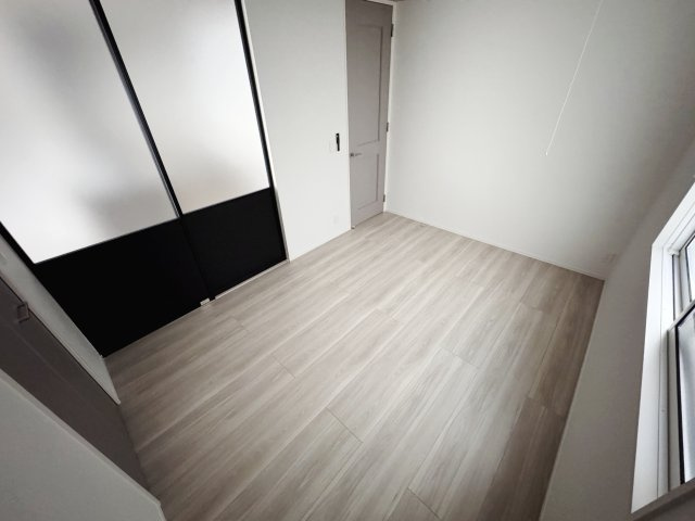 チェリーカーサ西原の洋室