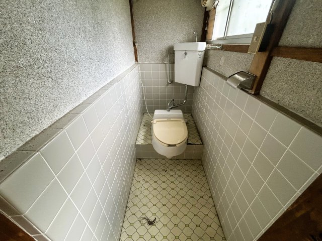 石川県金沢市若松町ツ 中古戸建　～金沢大までアクセス良好！自然に囲まれた環境～のトイレ|シンプルで使いやすいトイレです