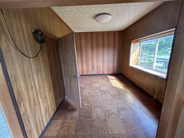石川県金沢市若松町ツ 中古戸建　～金沢大までアクセス良好！自然に囲まれた環境～の洋室|スタンダードな洋室です