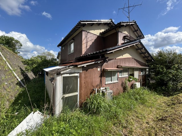 石川県金沢市若松町ツ 中古戸建　～金沢大までアクセス良好！自然に囲まれた環境～の外観|落ち着いた雰囲気の外観です