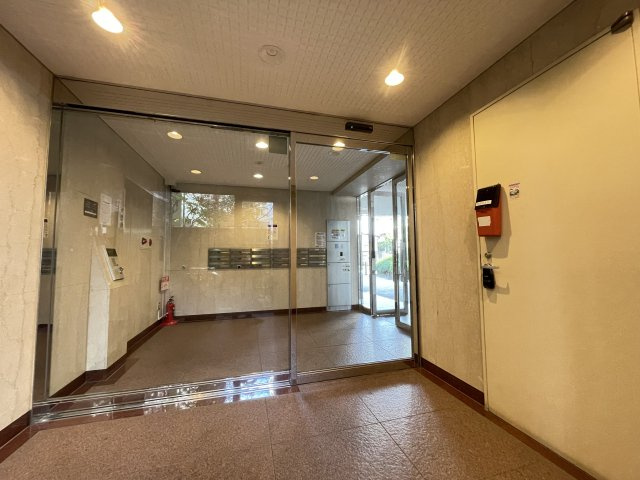 N・S FIVE東久留米のエントランス
