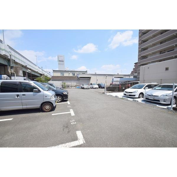 ソルジェンテ高殿の駐車場