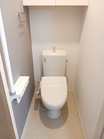 プティパニエ　Ｂのトイレ|ゆったりとした空間のトイレです