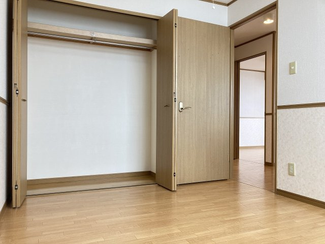 セレーザ鶴田の洋室|別室写真
