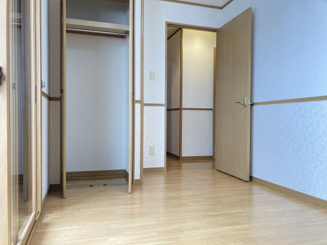 セレーザ鶴田の洋室|別室写真