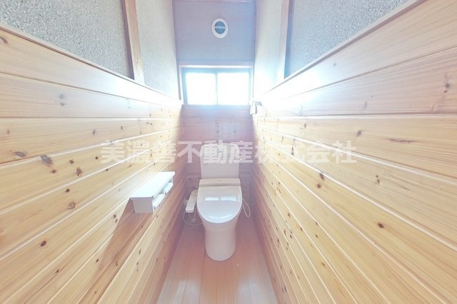 ６４４６４　岐阜市芥見影山２丁目中古戸建てのトイレ