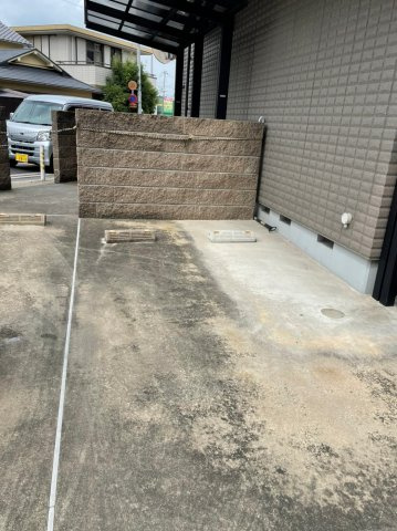 ヘーベルメゾン信の駐車場