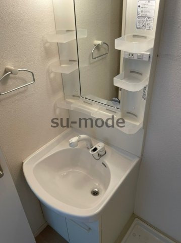 ヘーベルメゾン信の洗面所