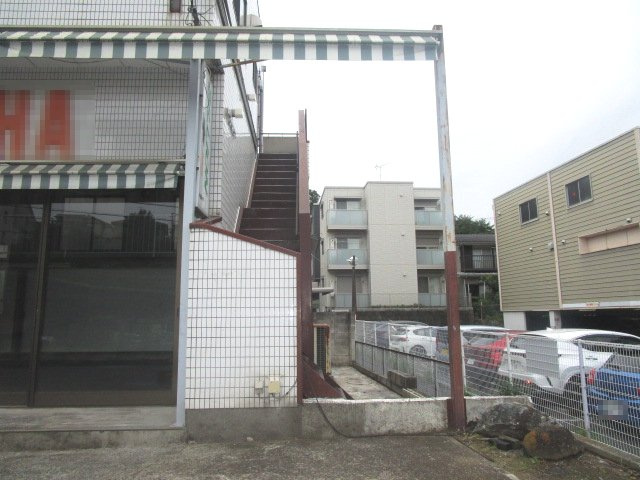 川崎市麻生区高石３丁目の倉庫