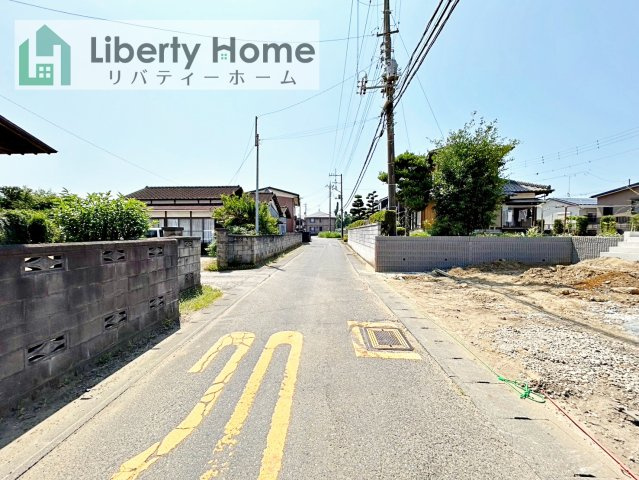 龍ケ崎市白羽第11　新築戸建　4号棟の前面道路含む現地写真
