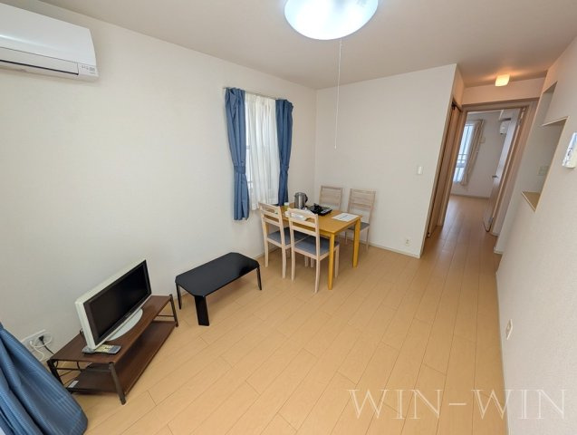 メゾンミニョンの居間・リビング|イメージ（同建物内別部屋の写真です）
