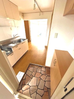 荒井第一マンションの玄関