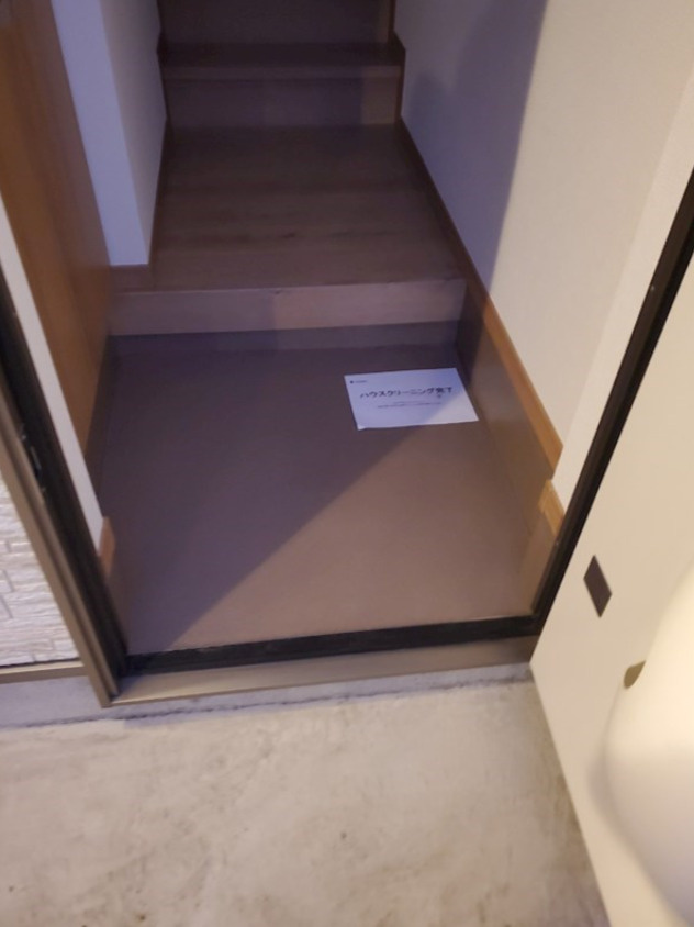 ルミナスハイツの玄関