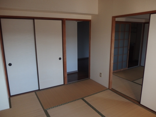 大野マンションの和室