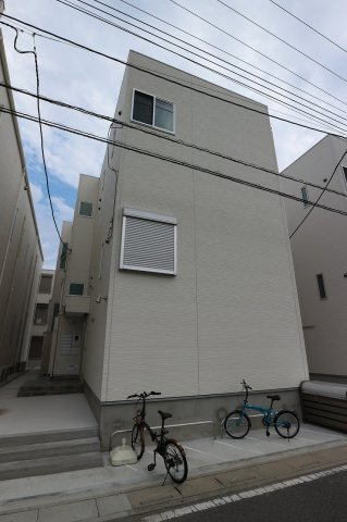 RIZEST浦和美園HERBのエントランス