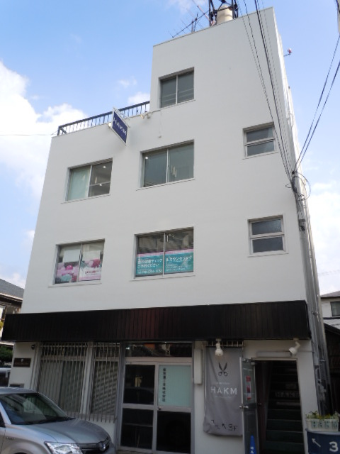 東園田ビルの外観