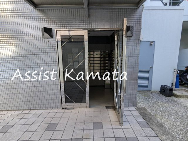 栗泉堂ビルのエントランス