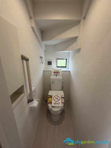平塚市小鍋島2期　新築戸建　全6棟1号棟のトイレ