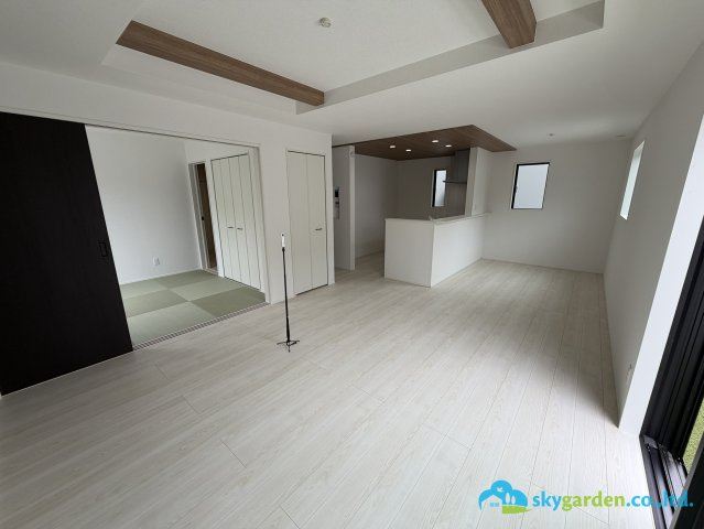 平塚市小鍋島2期　新築戸建　全6棟1号棟の居間・リビング