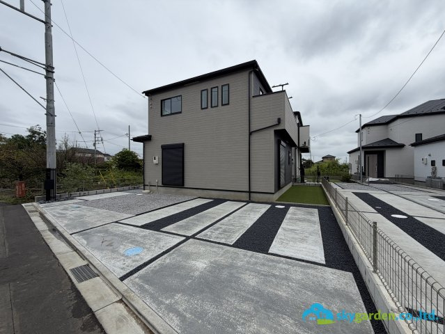 平塚市小鍋島2期　新築戸建　全6棟1号棟の前面道路含む現地写真