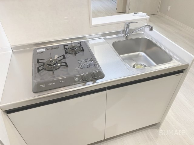 太陽と月の調和 ＬＵＮＡＲＥ元町のキッチン|2口ガスコンロのキッチンです！