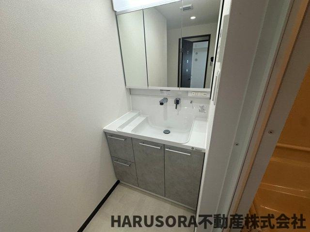 日興交野スカイマンションの独立洗面台
