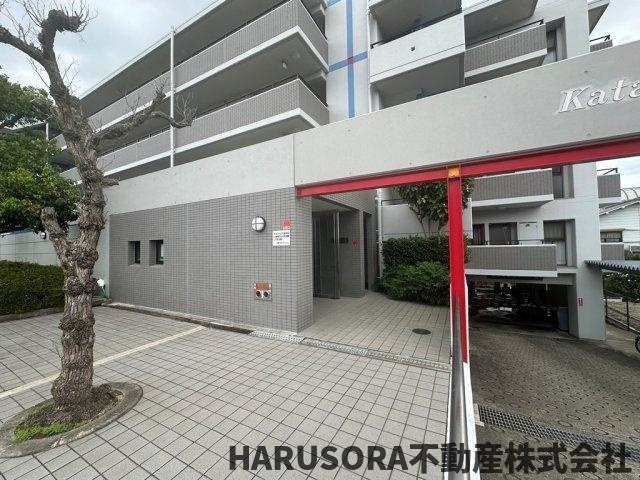 日興交野スカイマンションのエントランス