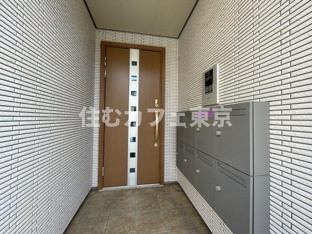 Aries国立アリエスクニタチのエントランス|集合ポストはオートロック下にあります
