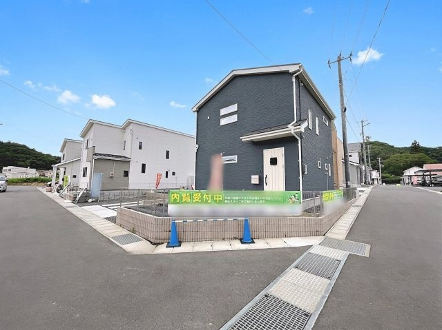 新築戸建・新築建売　西郷村小田倉字前原　小田倉小・西郷第二中の前面道路含む現地写真|北東角地で開放的な立地！