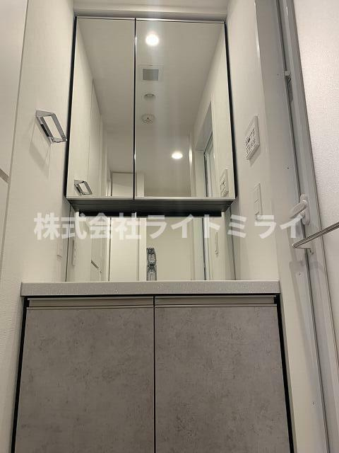 クレストコート新宿山吹町の独立洗面台|１０１号室参考写真 