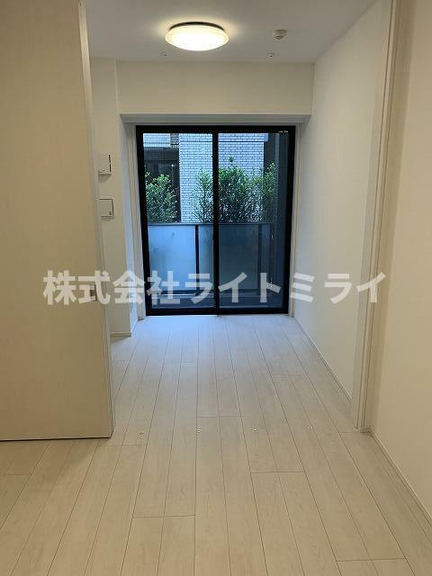 クレストコート新宿山吹町の居間・リビング|１０１号室参考写真 